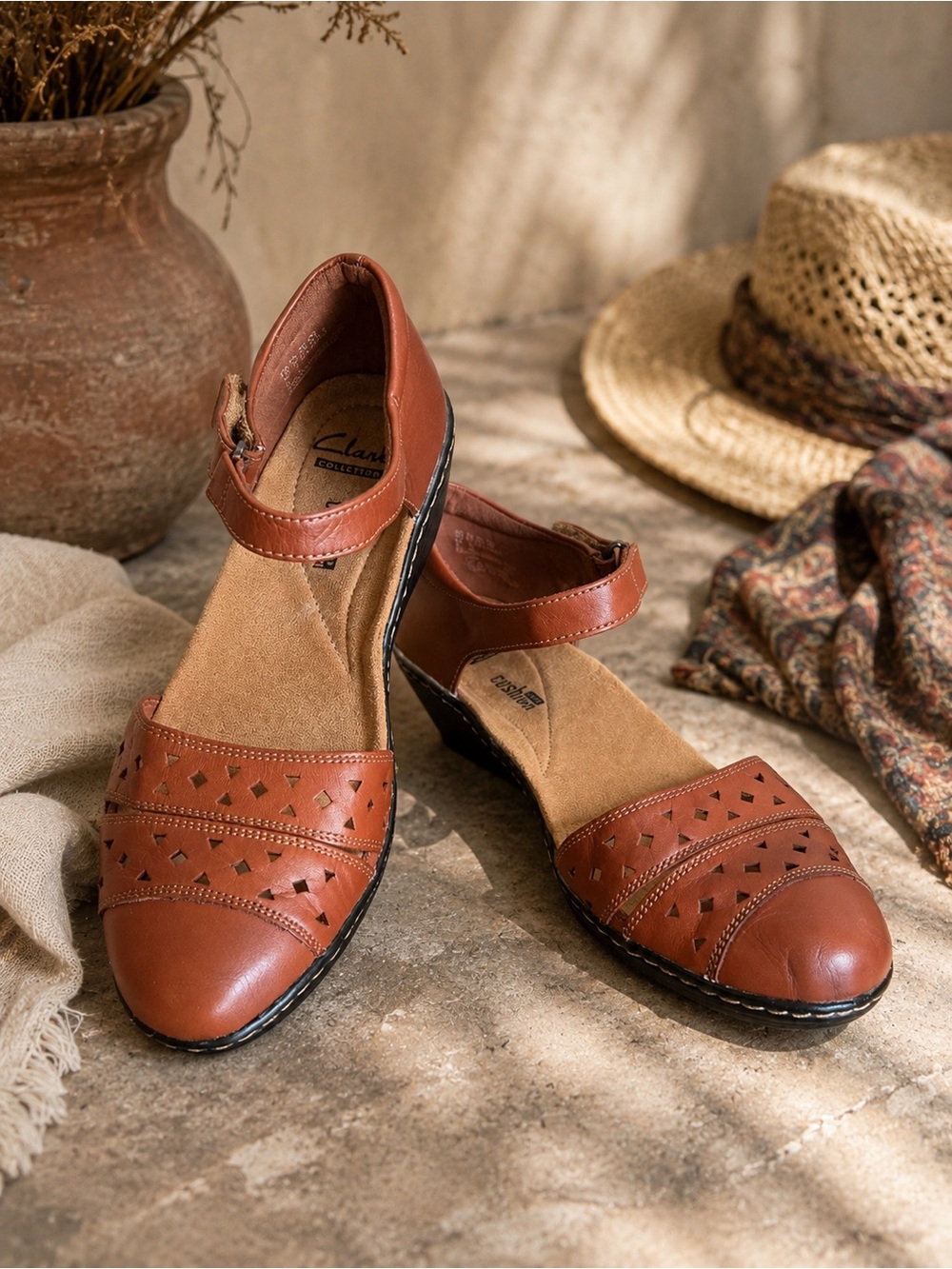 Clarks Collection Leather Sandals — Size 7
